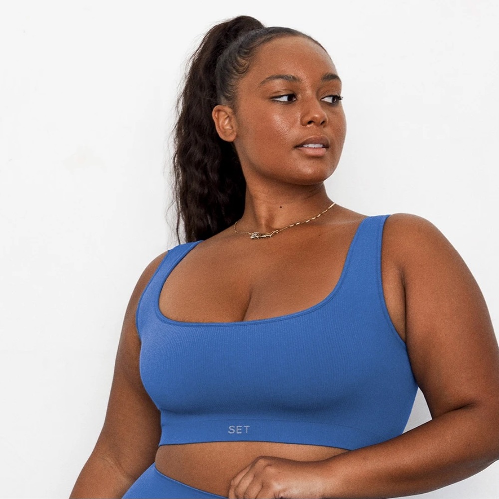 SET Active Box Cut sports bra